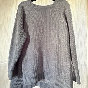 Old Navy Women's Gray Crew Neck Sweater